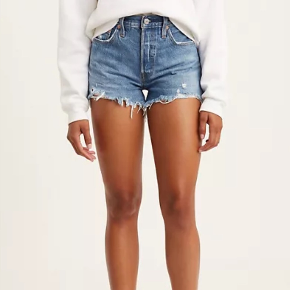 Levi’s 501 Denim Shorts in Medium Wash